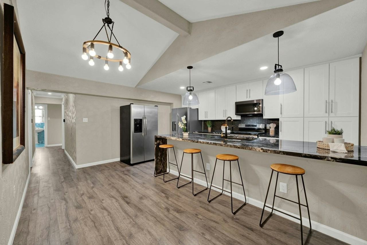 3539 Westhampton Drive, Unit 1a - Photo 4 of 5