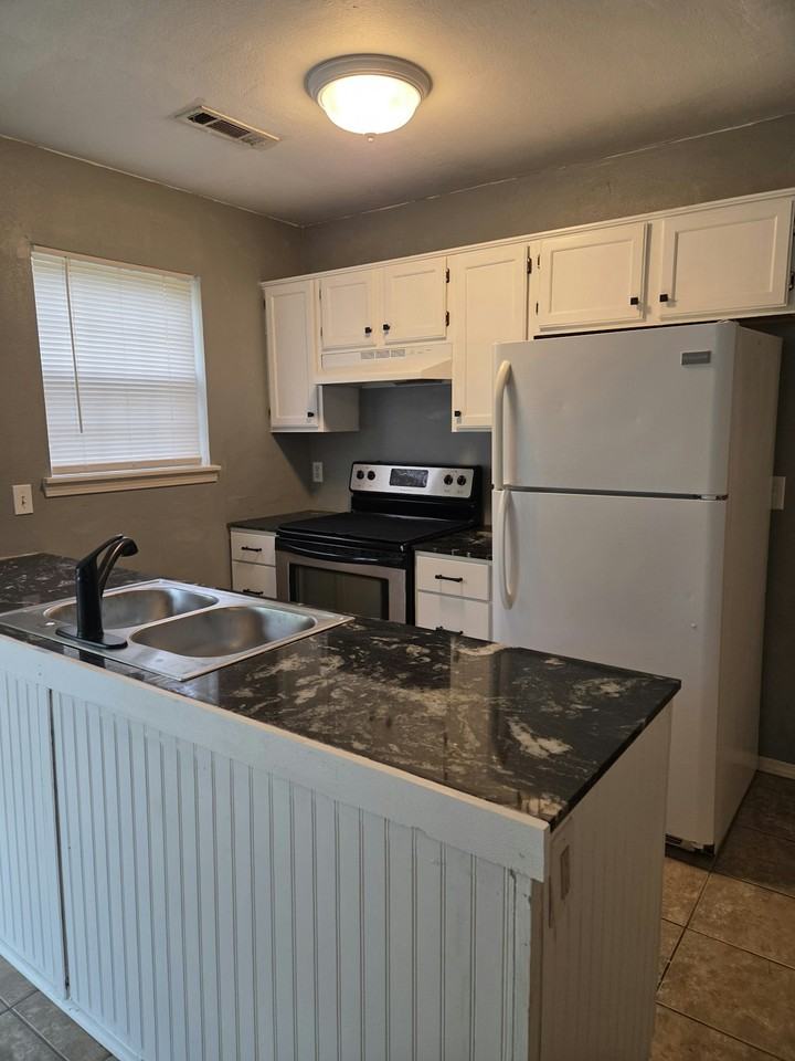 501 Braithwaite Street, Unit A - Photo 6 of 15