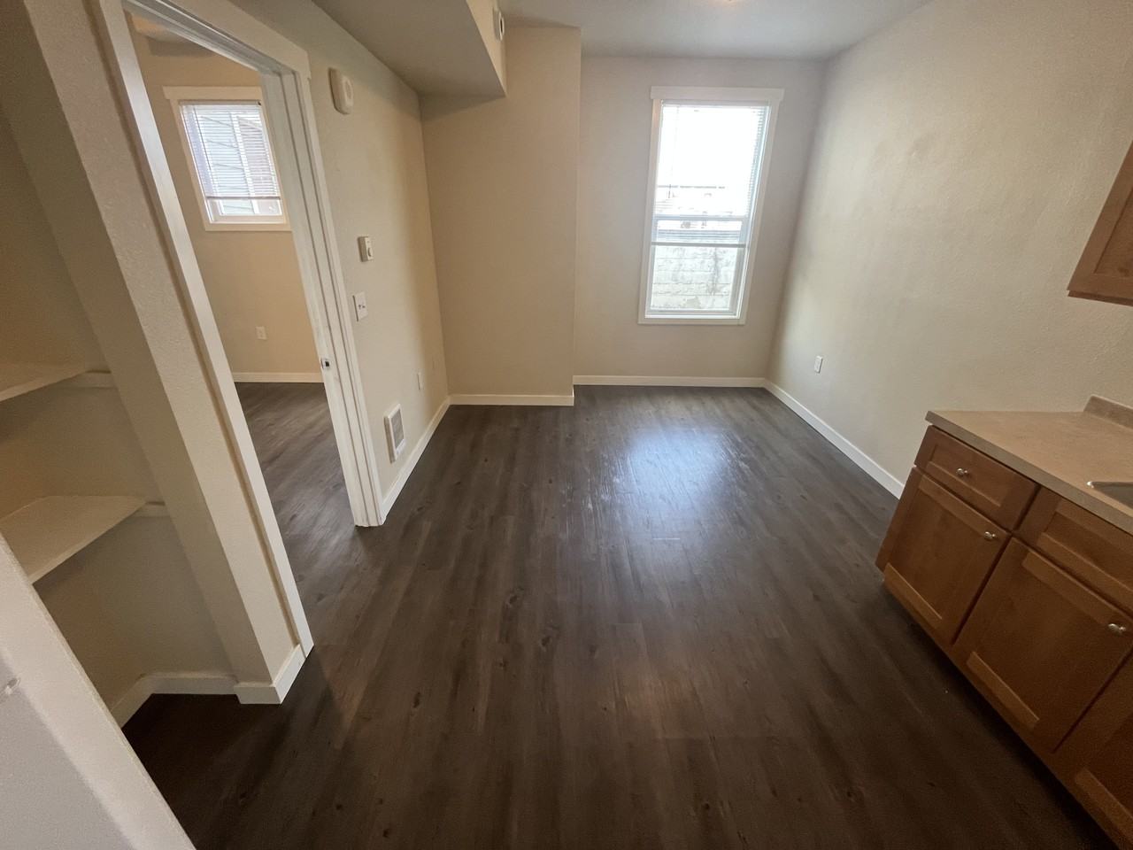 204 4th Ave W - Photo 4 of 20