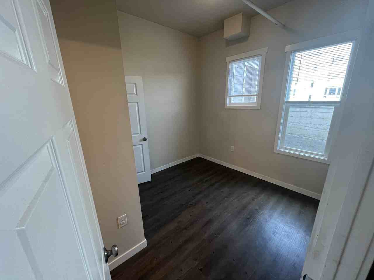 204 4th Ave W - Photo 6 of 20