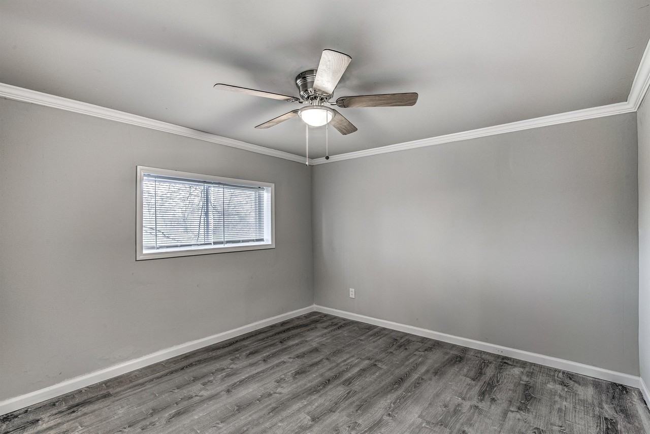 3398 High Ridge Blvd - Photo 3 of 6