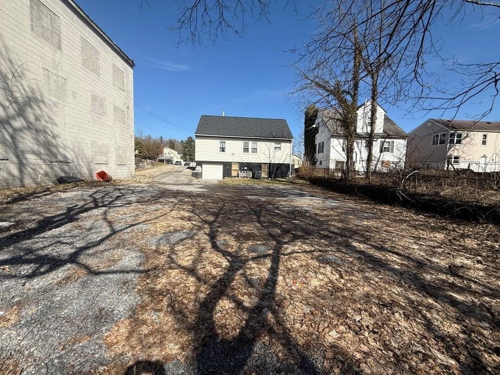 2986 Robert C Byrd Dr - Photo 6 of 31