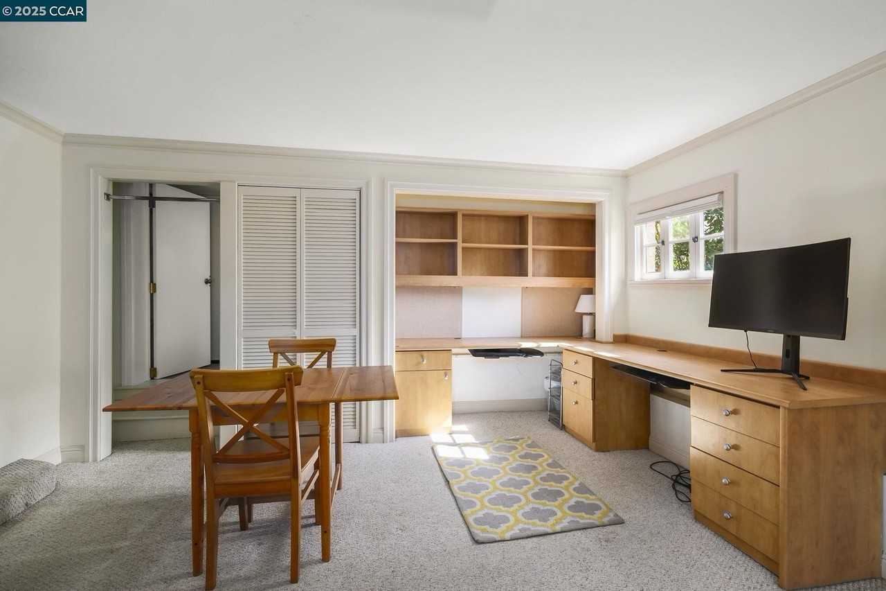 1407 Euclid Ave - Photo 5 of 16