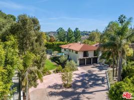 featured image of 7651 Willow Glen Rd