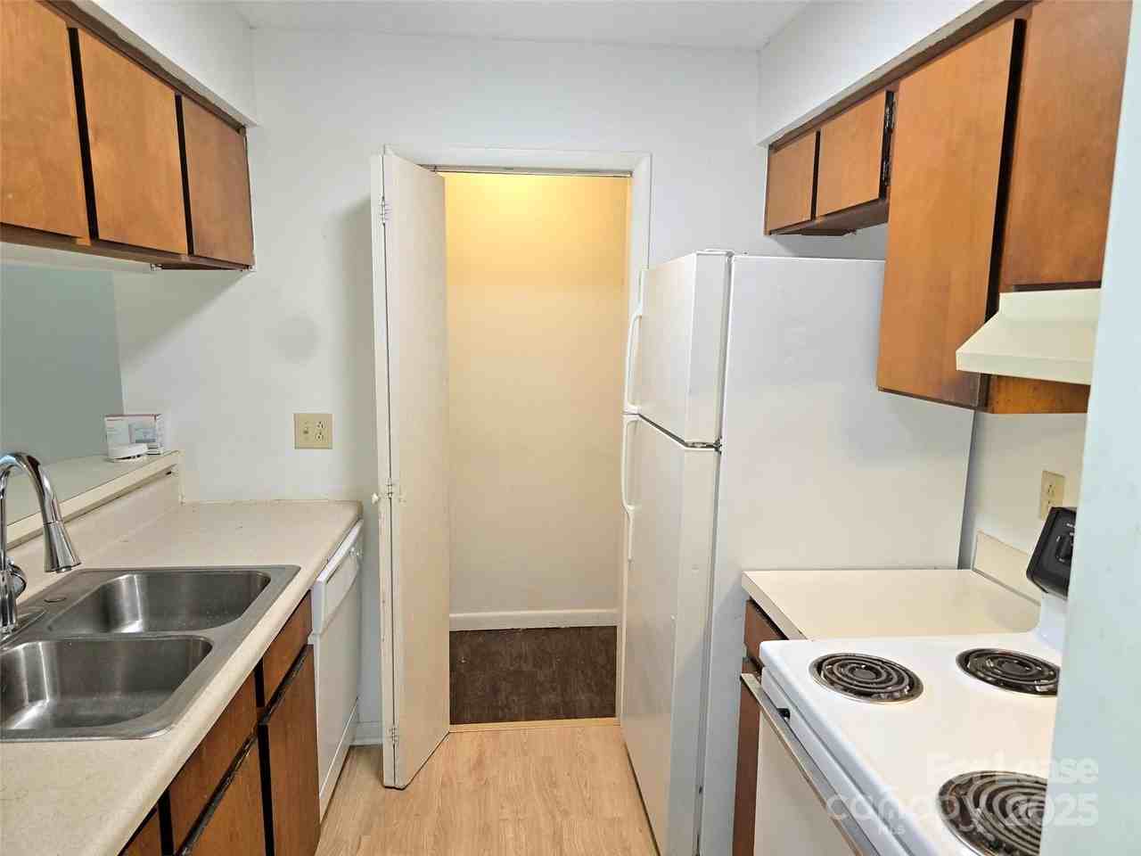 4524 Sharon Chase Dr Apt A #A - Photo 2 of 7