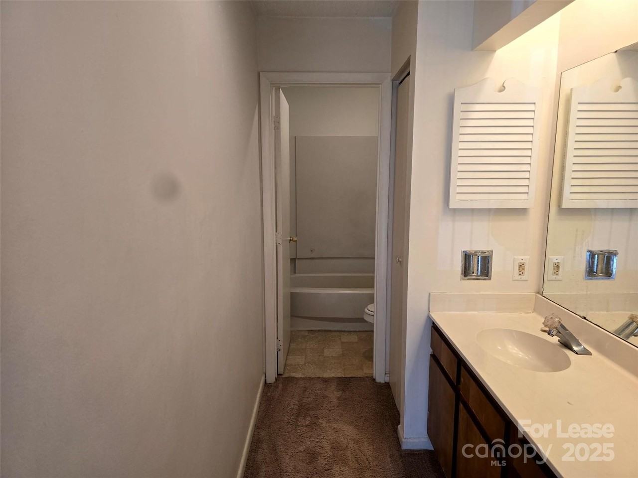 4524 Sharon Chase Dr Apt A #A - Photo 5 of 7