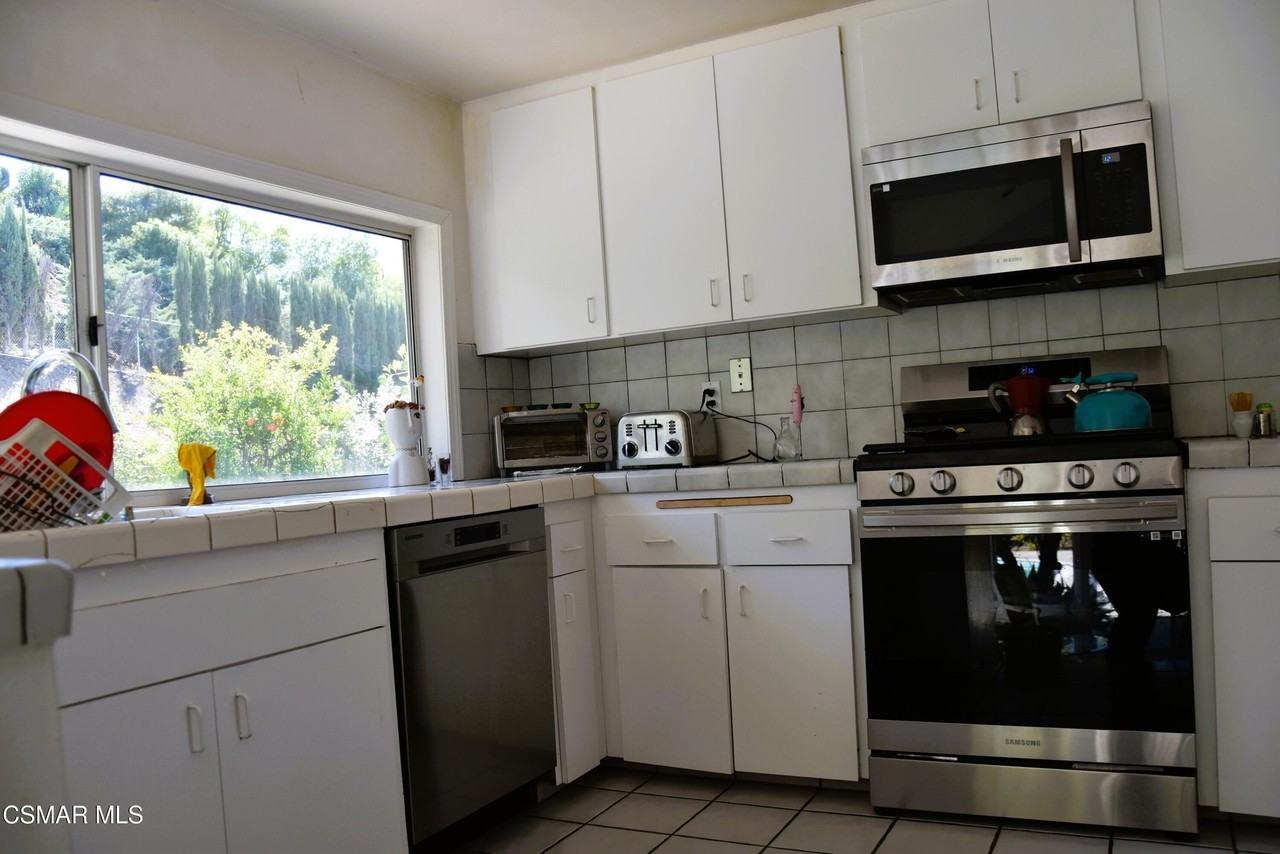 4526 Tenango Dr - Photo 6 of 12