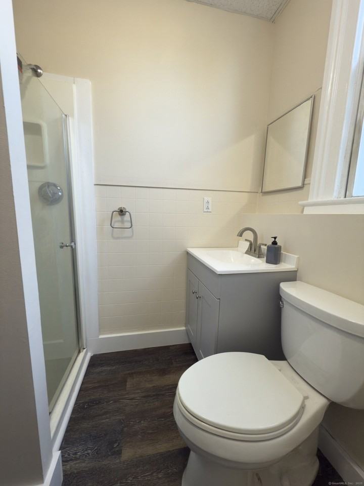 592 East St #2 - Photo 4 of 6