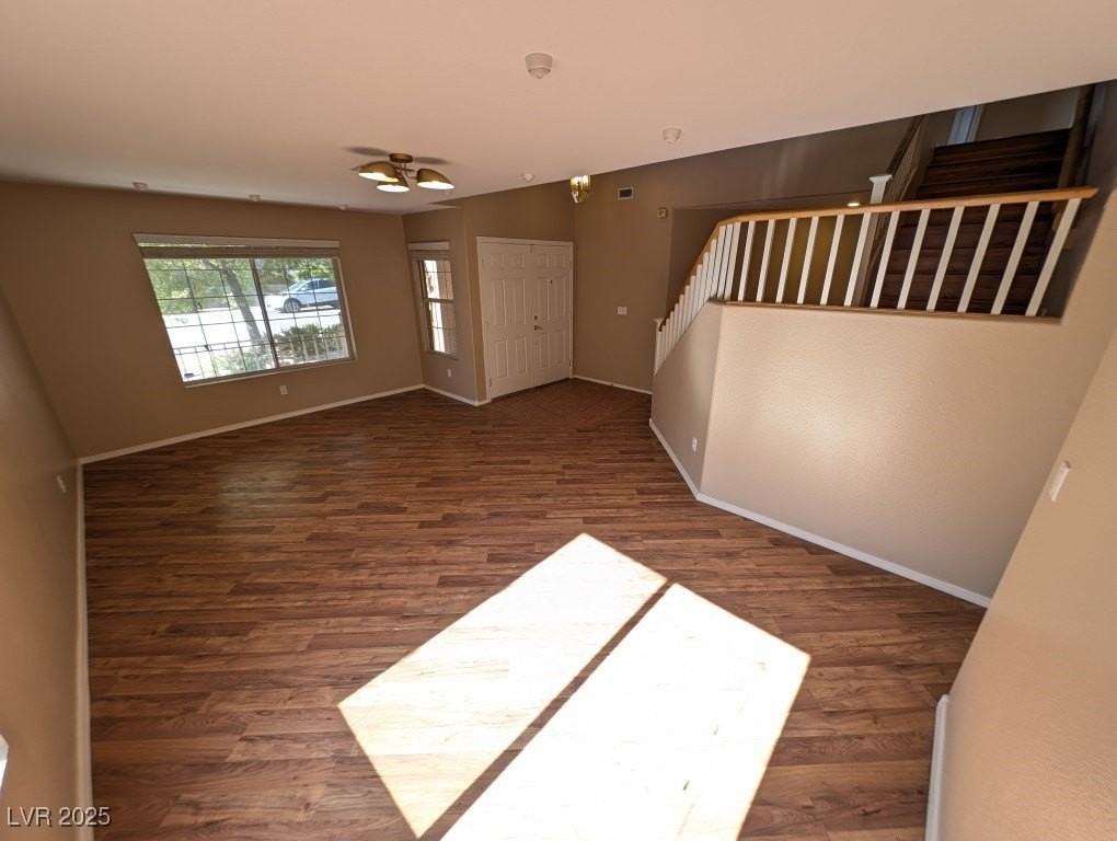 10108 Oakmoor Pl - Photo 5 of 40