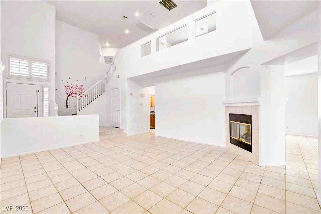 10247 Splendor Ridge Avenue - Photo 5 of 38