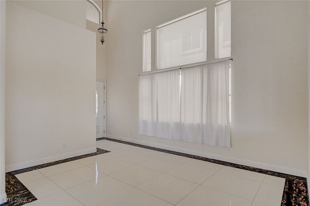 2554 Regency Cove Court - Photo 5 of 39