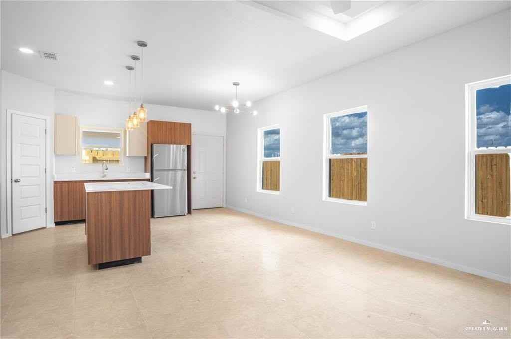 708 N Alexandrite Avenue #2 - Photo 3 of 5