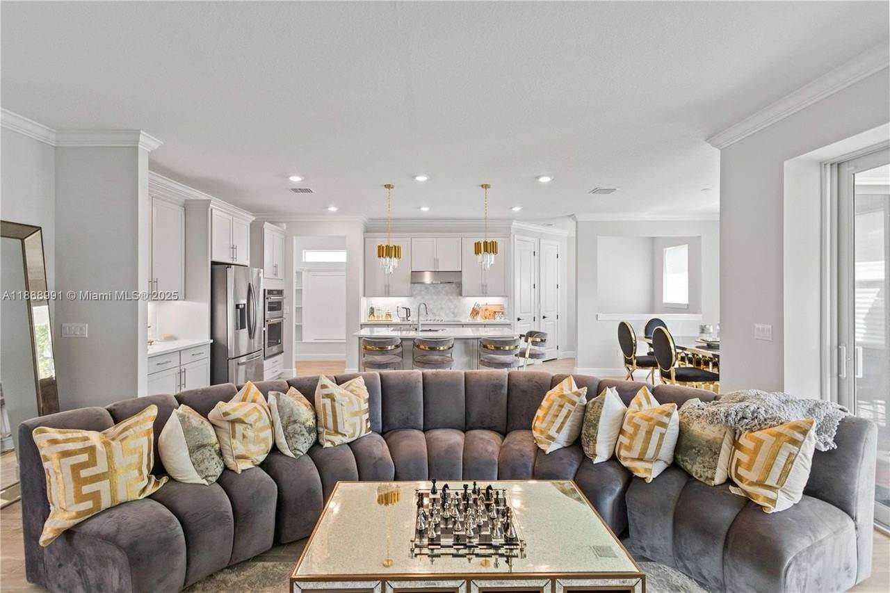 4022 Large Leaf Ln - Photo 7 of 50