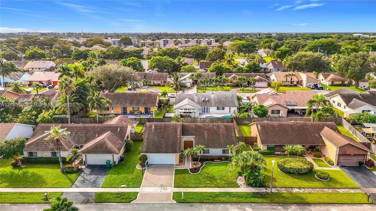 8060 Nw 51st Ct - Photo 4 of 44