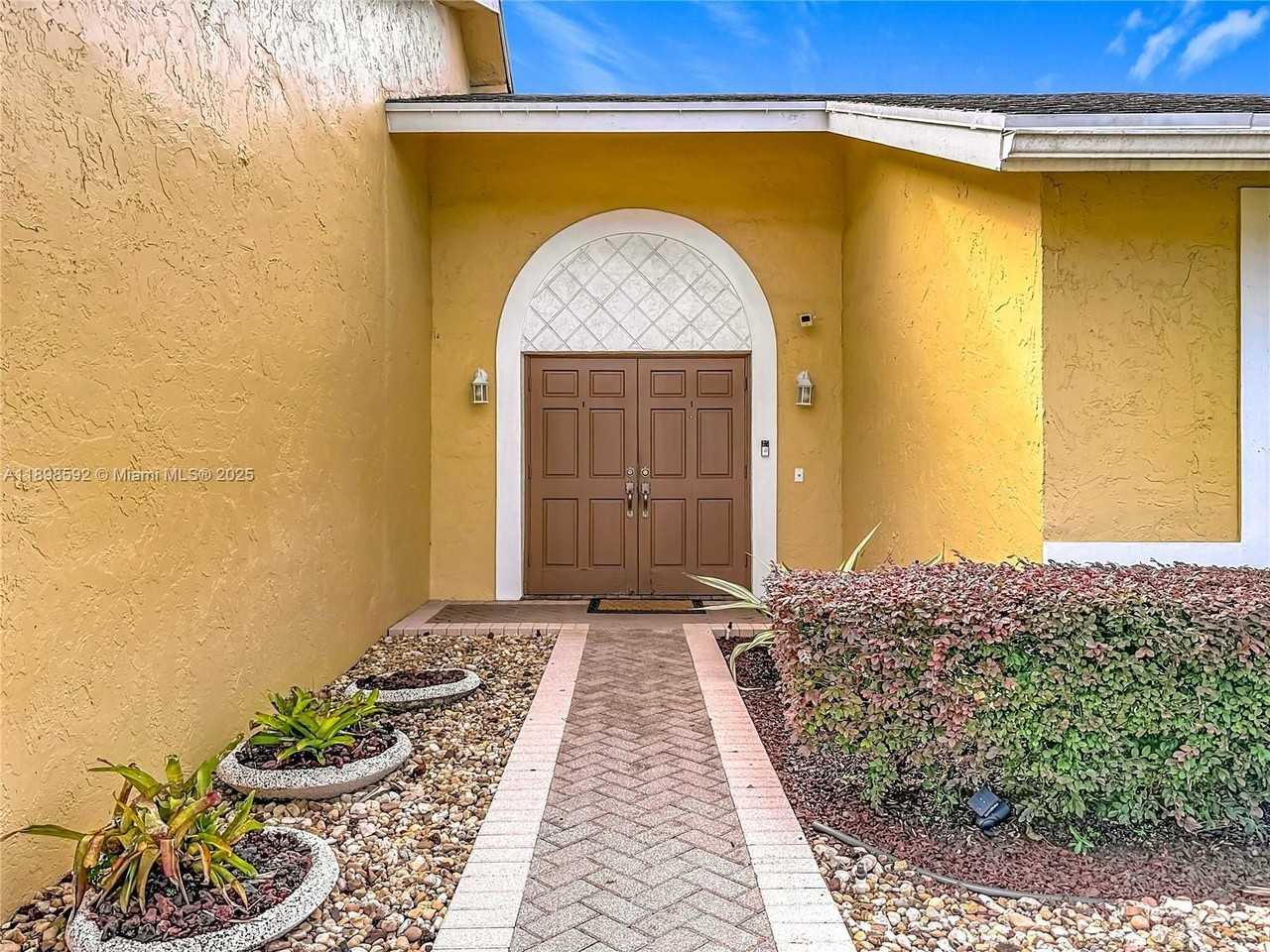 8060 Nw 51st Ct - Photo 5 of 44