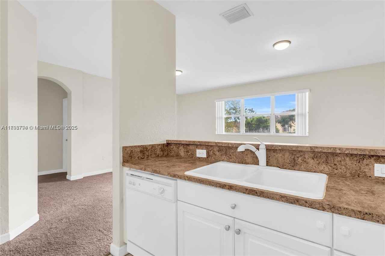 1395 Ne 33rd Ave #206-26 - Photo 7 of 24