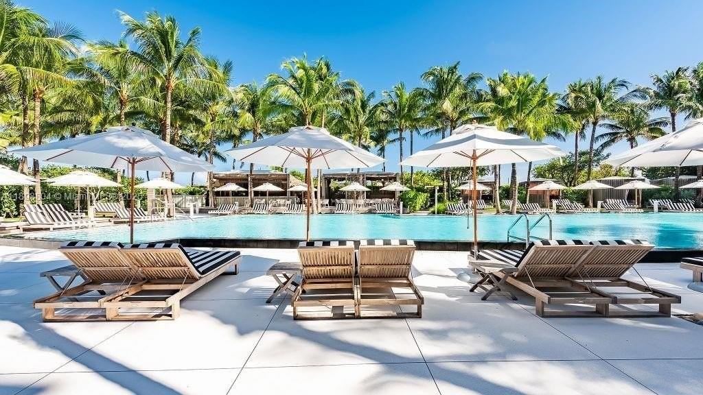 2201 Collins Ave #626 - Photo 5 of 12