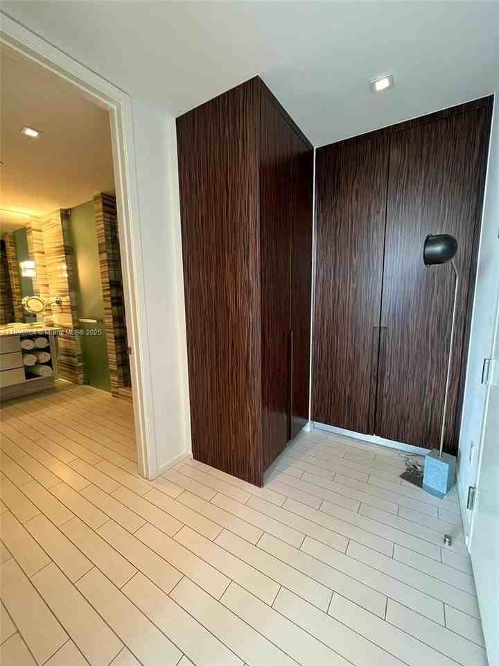 2201 Collins Ave #626 - Photo 6 of 12