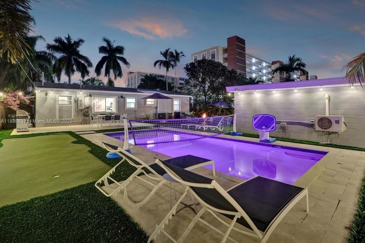 1124 Ne 6th St - Photo 4 of 50