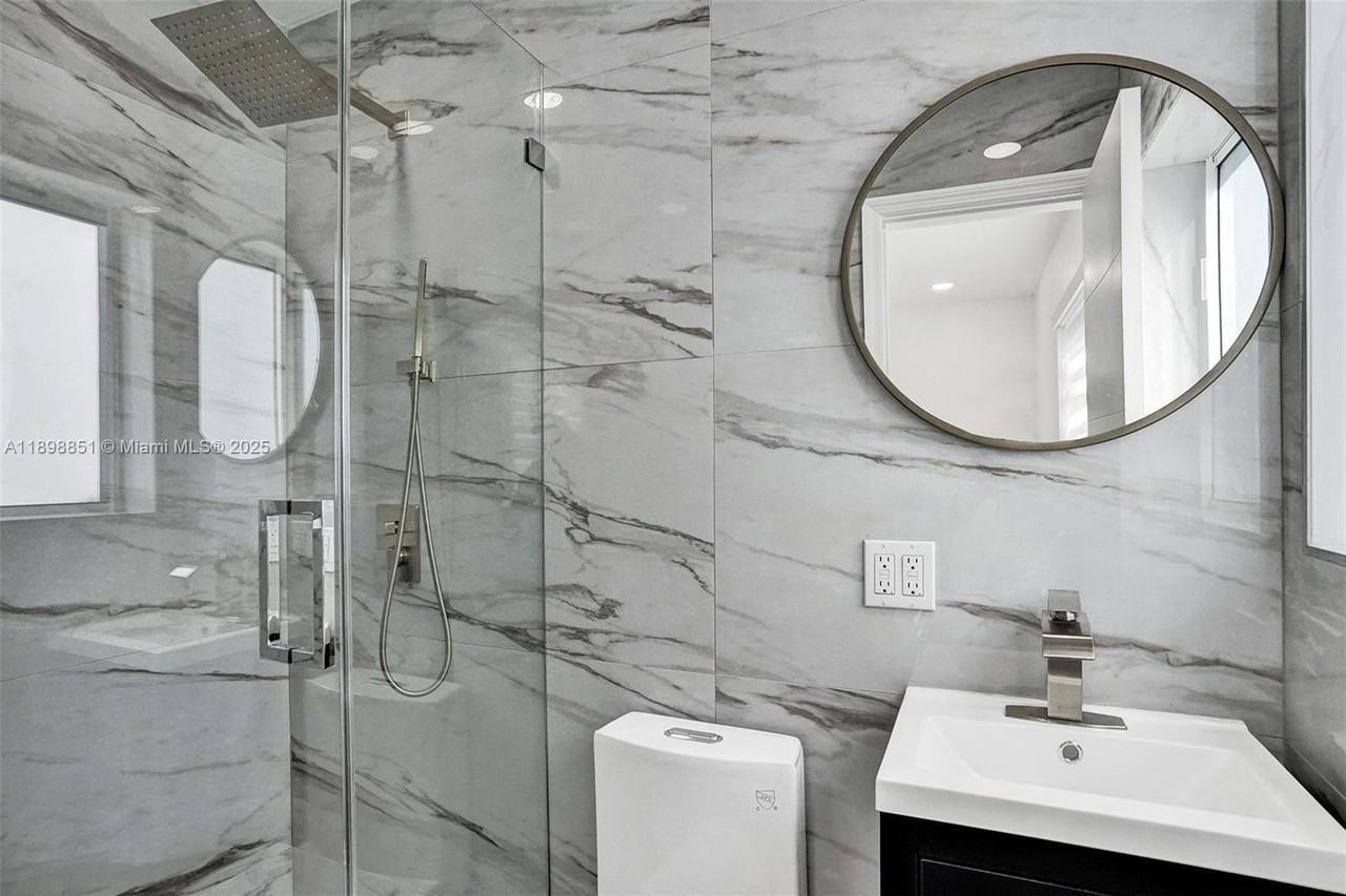 1230 Johnson St - Photo 6 of 50