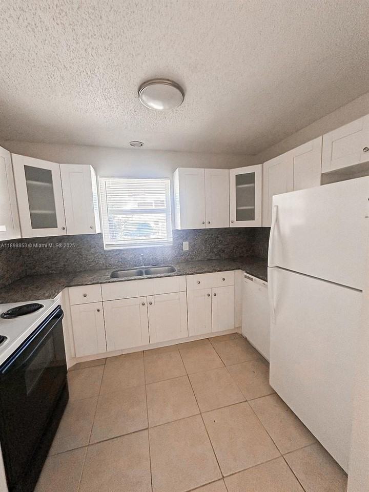 3962 Park Ln #3962 - Photo 5 of 11