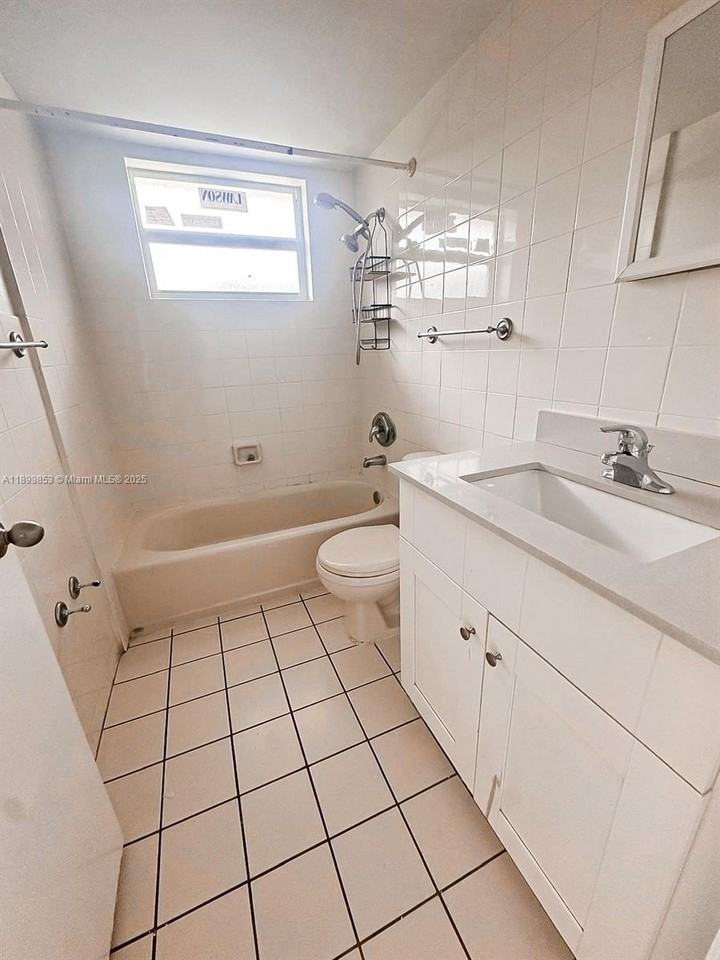 3962 Park Ln #3962 - Photo 6 of 11