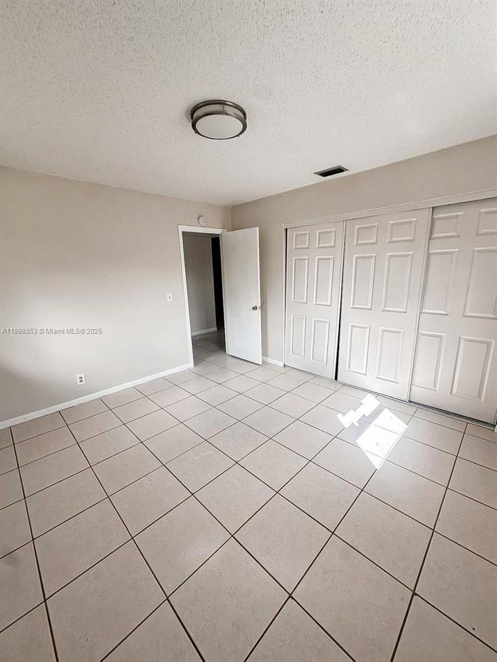 3962 Park Ln #3962 - Photo 7 of 11