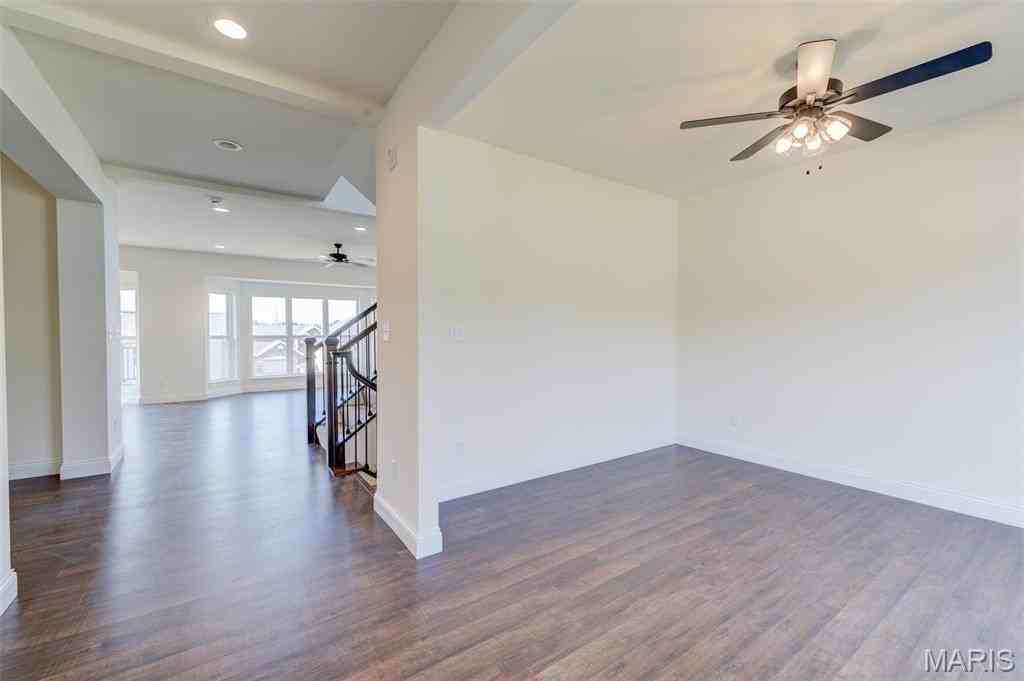 2025 Maryland Oaks Cir - Photo 4 of 50