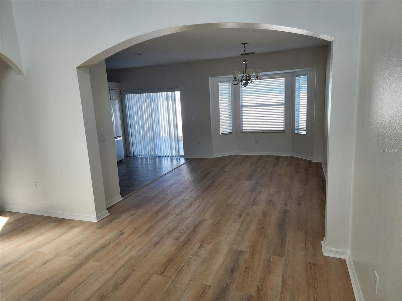 12623 Belcroft Dr - Photo 2 of 8