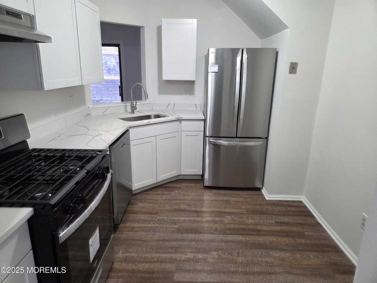 2006 Bayhead Drive #2006 - Photo 3 of 16