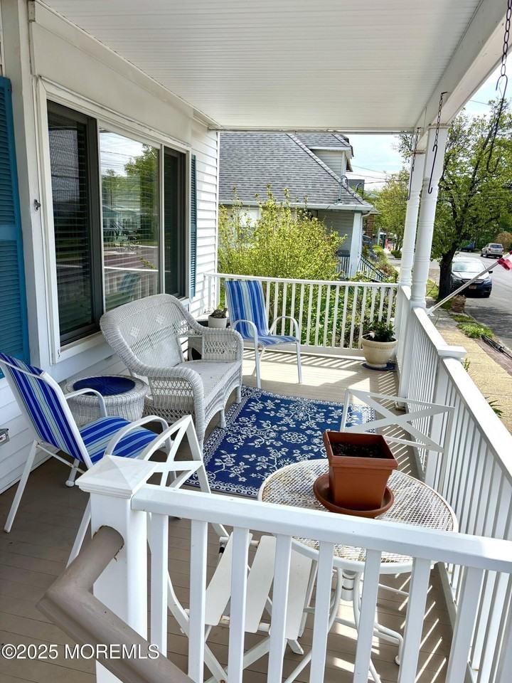 123 Stockton Ave - Photo 2 of 50