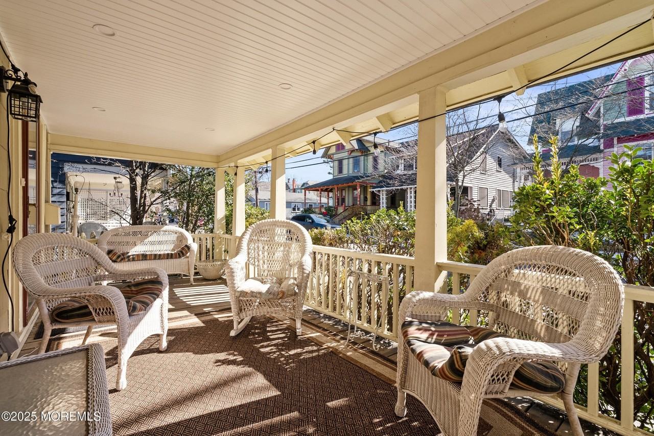 133 Mount Tabor Way - Photo 7 of 50