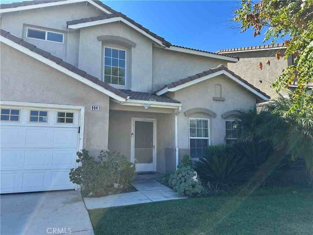 8941 Carnation Dr - Photo 3 of 50