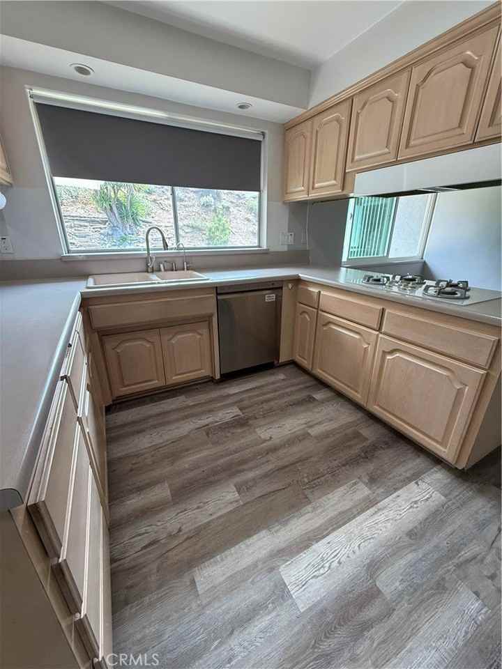 1430 Shadow Ln - Photo 5 of 24