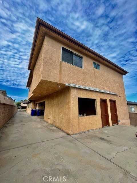 1233 W 24th /1235 - Photo 6 of 31