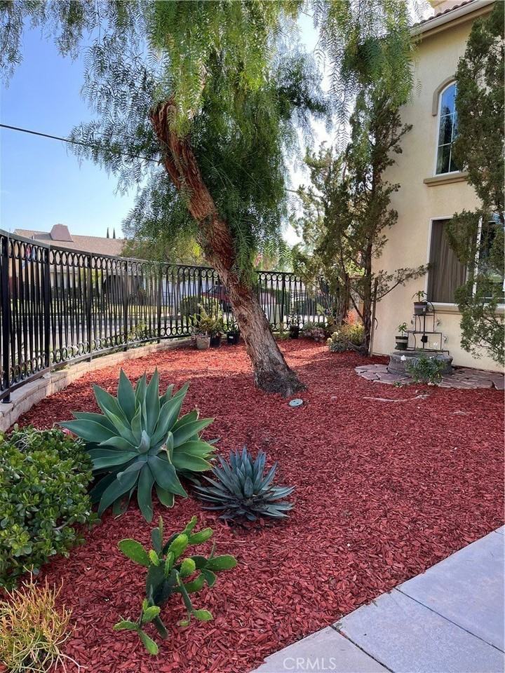 8501 Browns Creek Ln - Photo 2 of 26