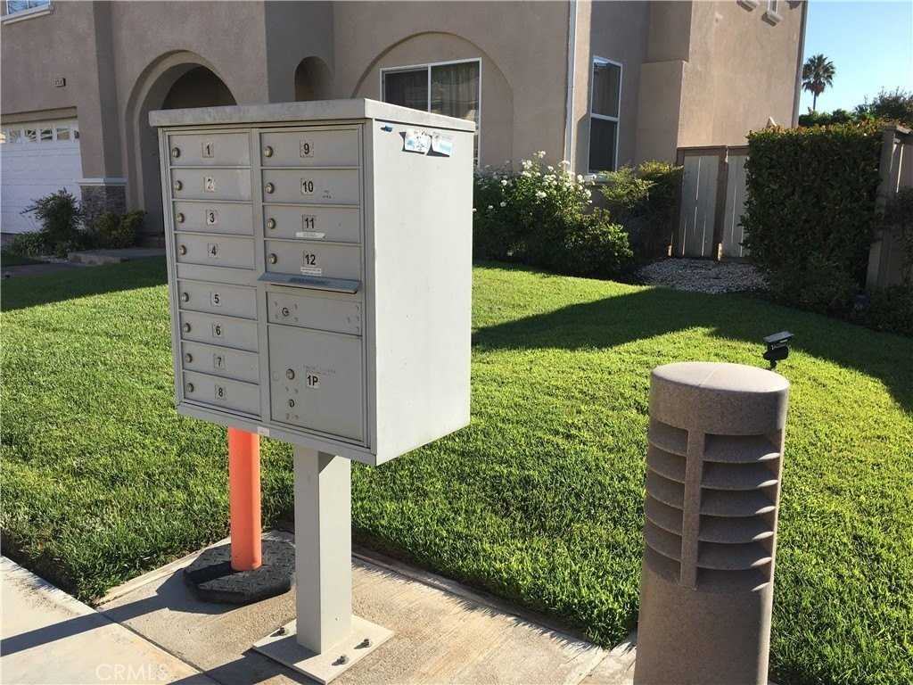 8501 Browns Creek Ln - Photo 4 of 26