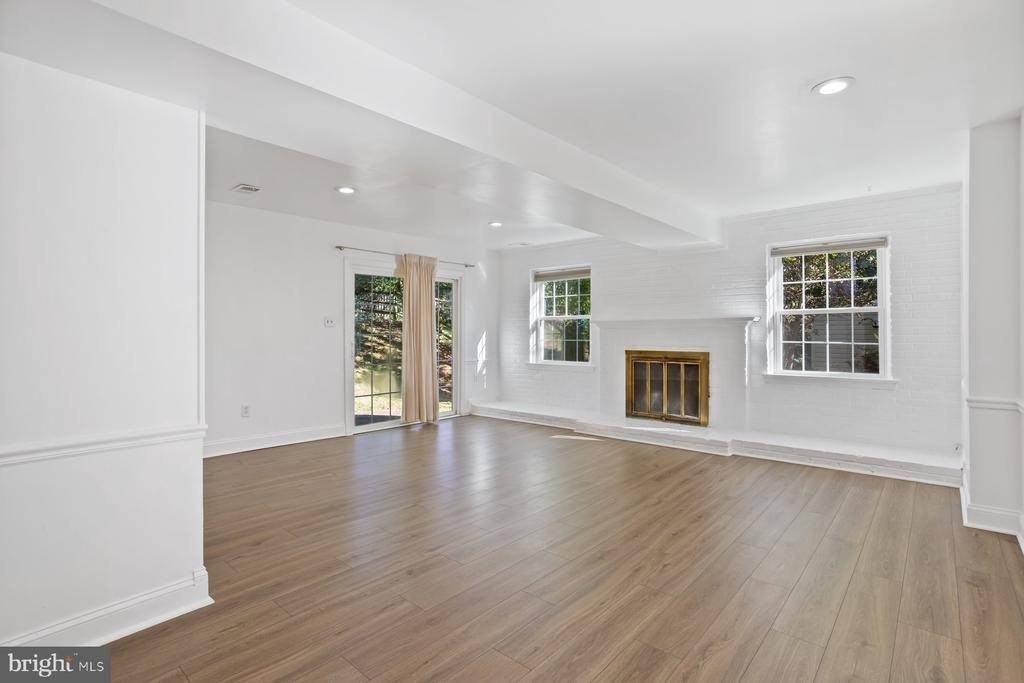 1242 Derbyshire Road - Photo 4 of 40