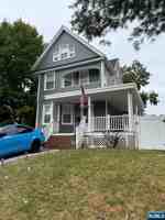 featured image of 172 Clinton Pl