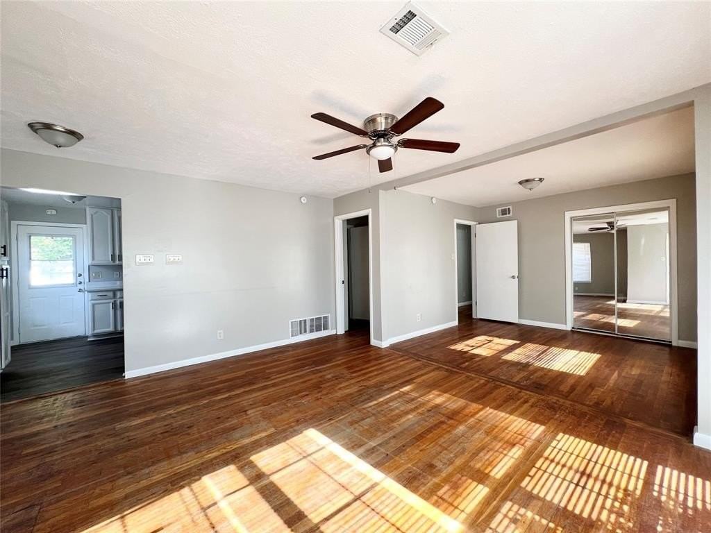 1607 Herschel Street - Photo 5 of 27