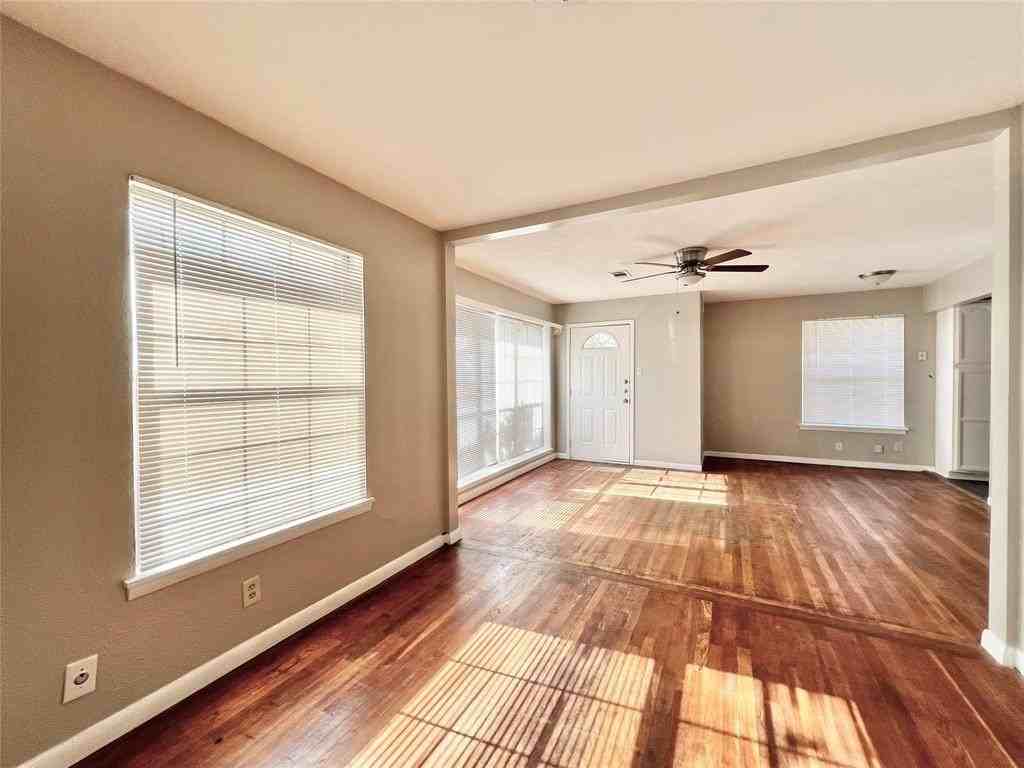 1607 Herschel Street - Photo 6 of 27