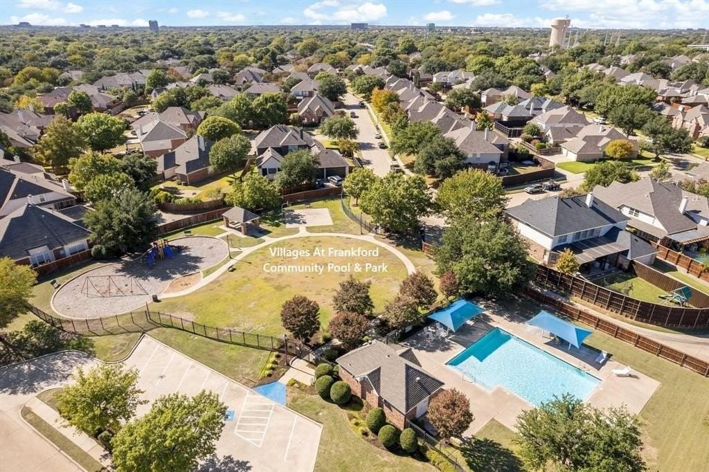 7505 Larchmont Dr - Photo 4 of 40