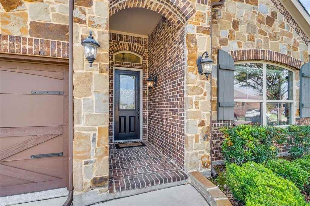 1304 Venezia Ln - Photo 3 of 36