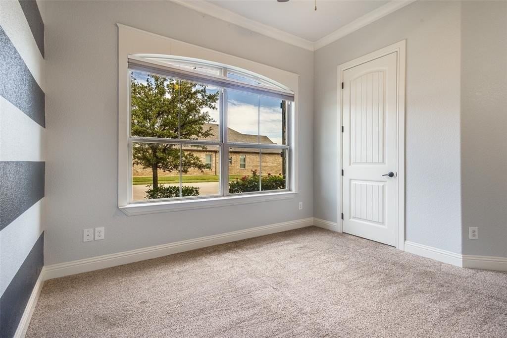 1304 Venezia Ln - Photo 6 of 36