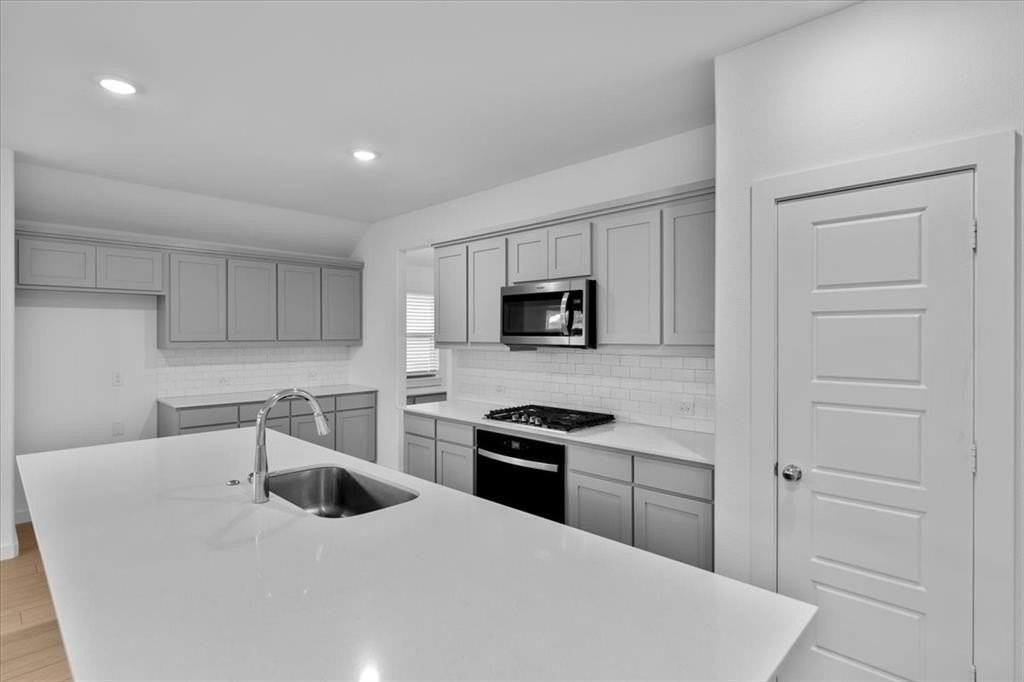 3709 Palo Pinto Dr - Photo 7 of 40