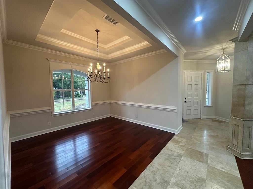 1016 Santiago Trl - Photo 5 of 32