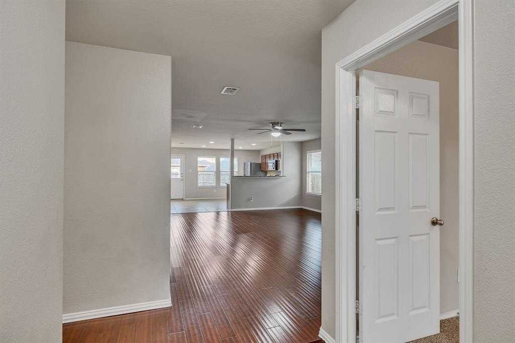 9204 Tierra Verde Dr - Photo 2 of 17