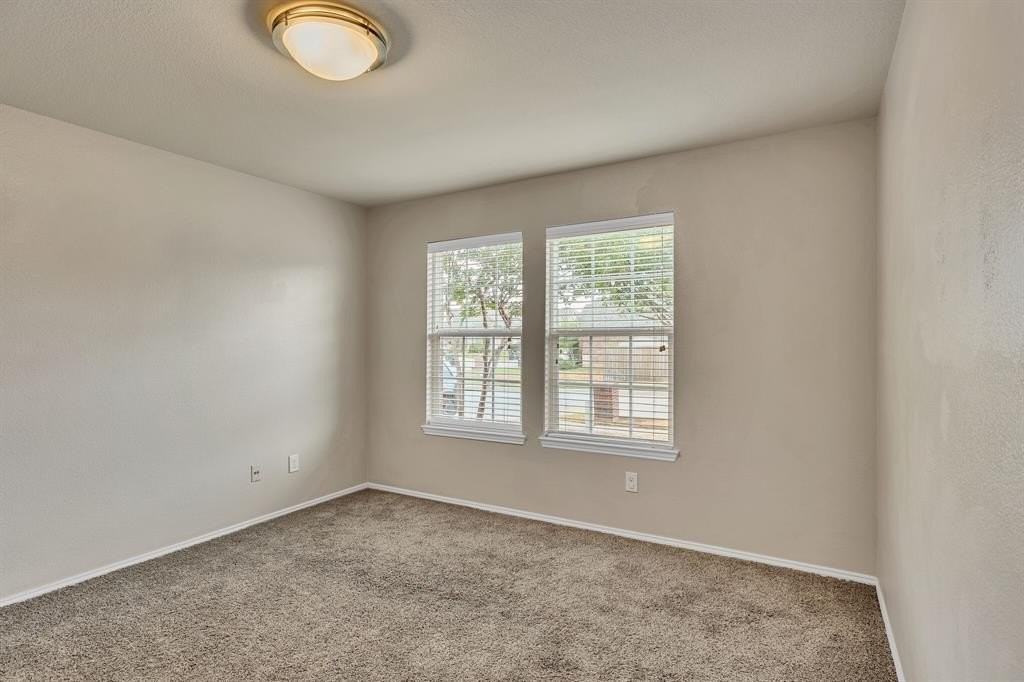 9204 Tierra Verde Dr - Photo 3 of 17