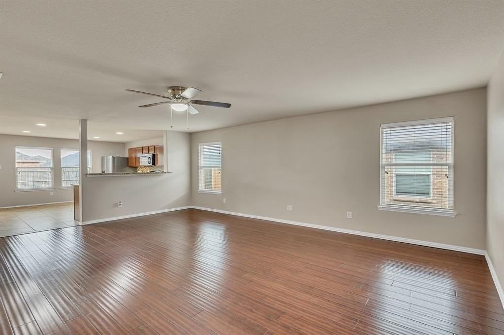 9204 Tierra Verde Dr - Photo 4 of 17