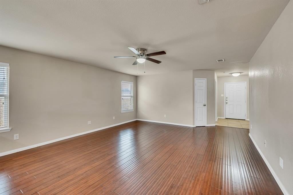 9204 Tierra Verde Dr - Photo 5 of 17